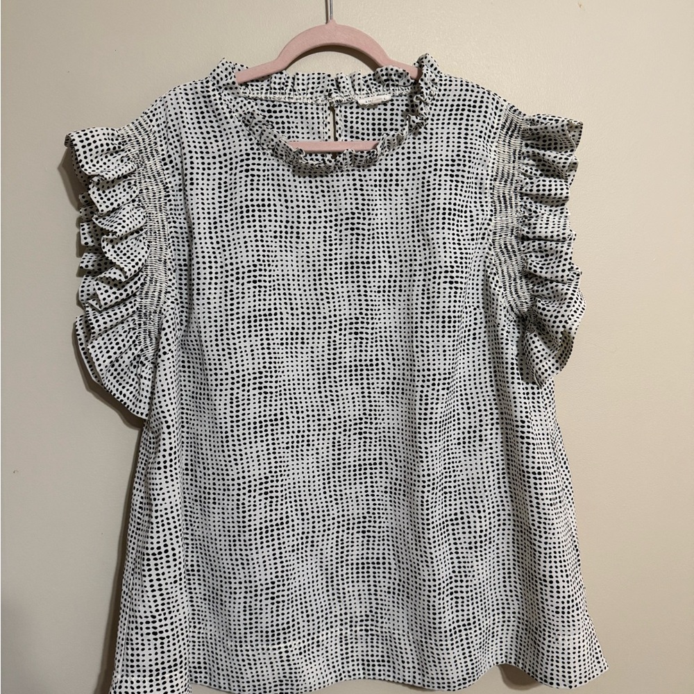 JODIFL Monochrome Ruffled Sleeve Blouse